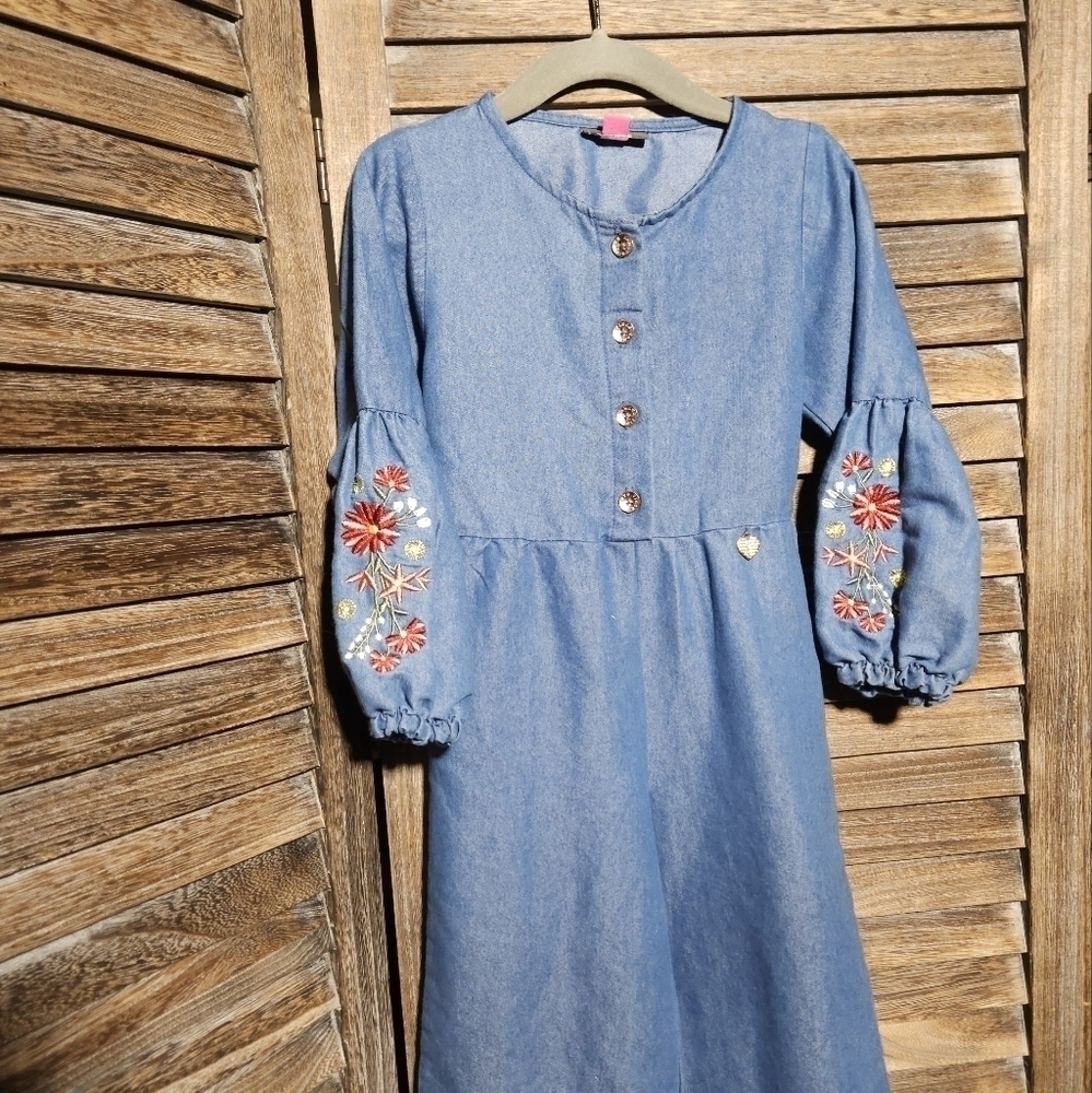 NWOT Vince Camuto 3T Girls Pantsuit with embroidery on sleeve